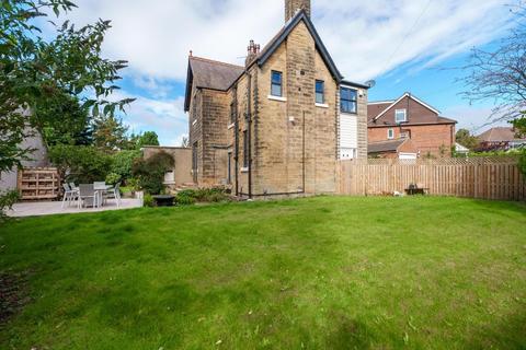 3 bedroom link detached house for sale, Lidgett Lane, Leeds LS8