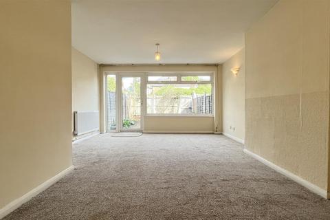 3 bedroom terraced house to rent, St. James Avenue, Sutton SM1