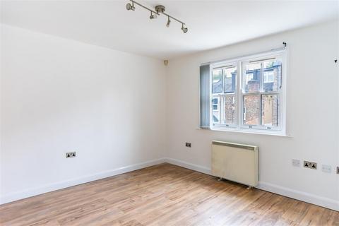 2 bedroom flat to rent, Crossley Court, Clarence Street, York, YO31 7DE
