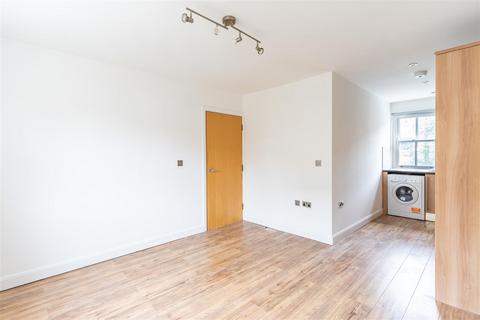 2 bedroom flat to rent, Crossley Court, Clarence Street, York, YO31 7DE