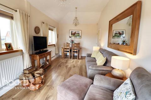 19 Hill Hall, Theydon Mount, Epping, CM16 7QQ