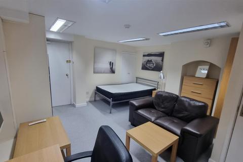 Studio to rent, Warwick Row, Coventry City Centre, CV1 1EY