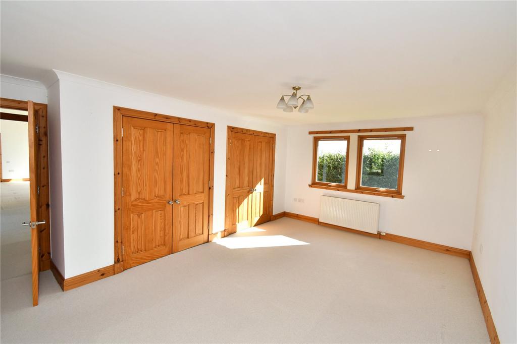 Bedroom 4/Dining Rm