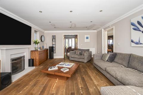 undefined, Rosewoods, Howden