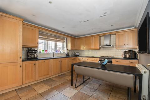 undefined, Rosewoods, Howden
