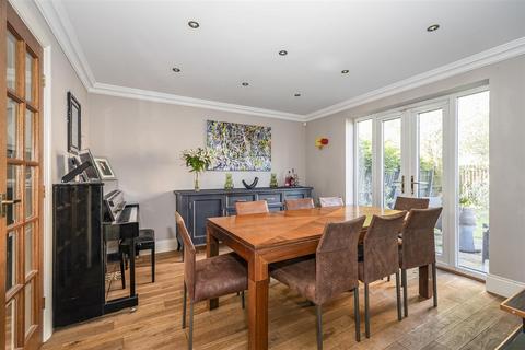 undefined, Rosewoods, Howden