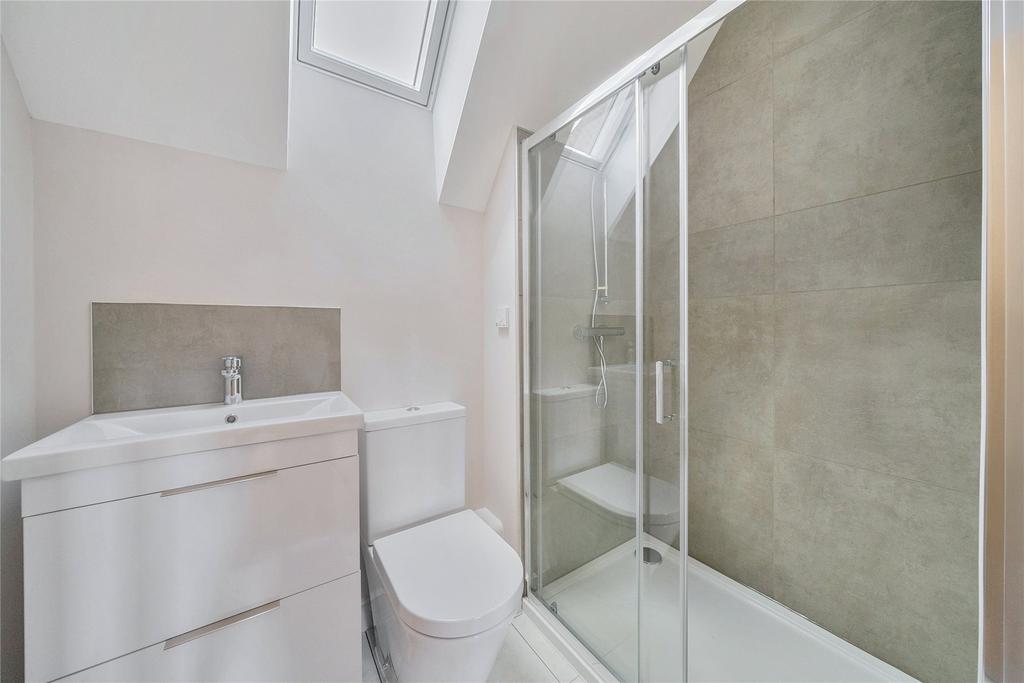 Bedroom Two En Suite