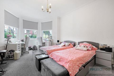 3 bedroom flat for sale, Dartmouth Road, Mapesbury Conservation Area NW2