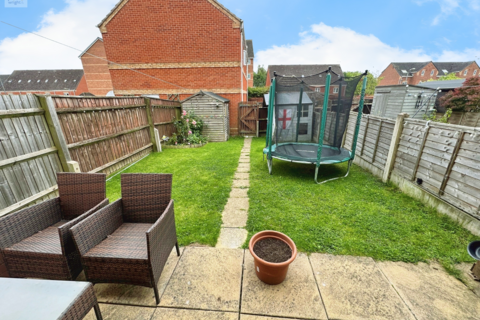 14 Carnation Way, Nuneaton, CV10 7SR