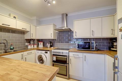 2 bedroom retirement property for sale, The Cloisters, Carnegie Road, Worthing