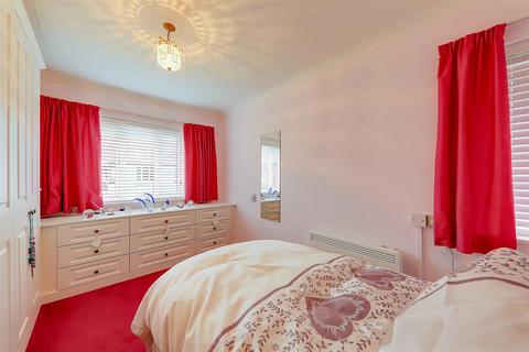 2 bedroom retirement property for sale, The Cloisters, Carnegie Road, Worthing