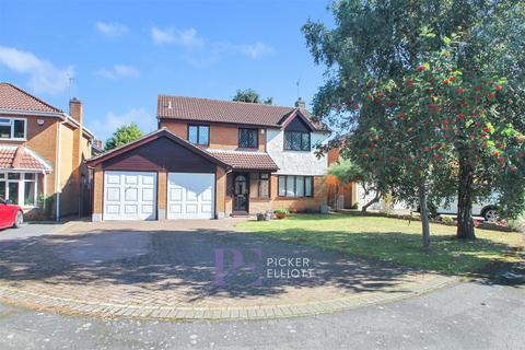 4 bedroom detached house for sale, Falmouth Drive, Hinckley LE10