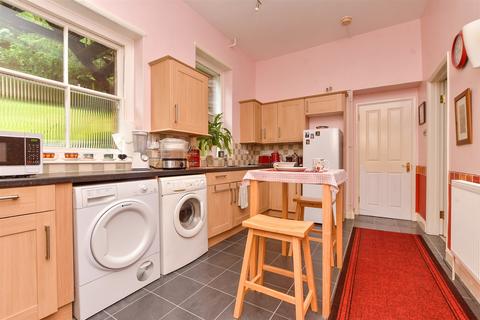 2 bedroom ground floor flat for sale, Harestone Valley Road, Caterham, Surrey