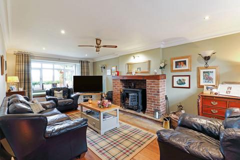 4 bedroom detached house for sale, Middlecliff Lane, Little Houghton, S72 0HW