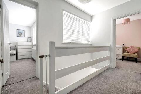 24 Bellevue Road, Billericay, CM12 9HB