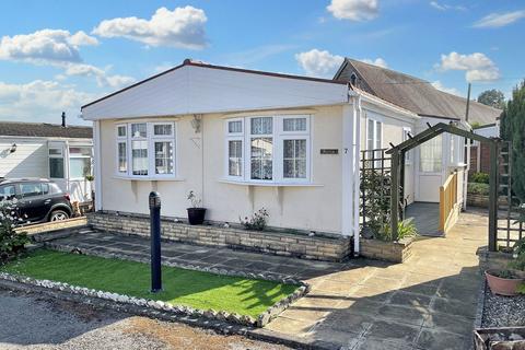 2 bedroom mobile home for sale, West Drive, Wootton Hall, Henley-in-arden B95