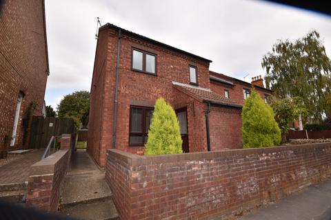 3 bedroom semi-detached house to rent, Elmore Close, Sleaford, NG34