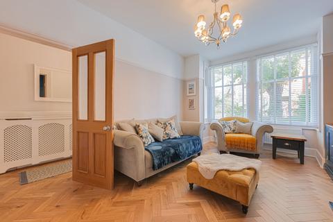 37 Avenue Terrace, Westcliff-on-sea, SS0 7PL