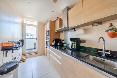 2 bedroom flat for sale, Peacock Close,  Mill Hill,  NW7