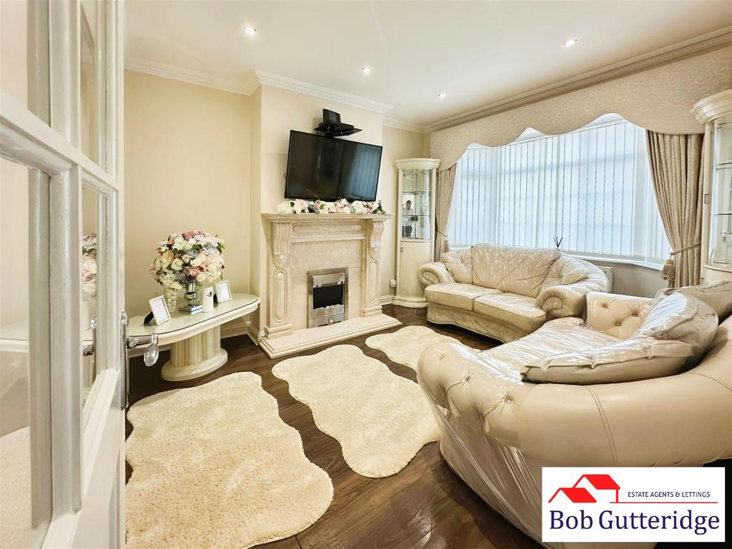 Bay fronted lounge