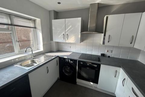 2 bedroom maisonette to rent, Guildford GU2