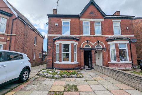 2 bedroom semi-detached house to rent, Oak Street, Southport, Merseyside, PR8