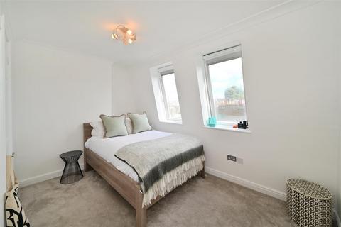 2 bedroom apartment for sale, Lizmans Terrace, Earls Court Road W8