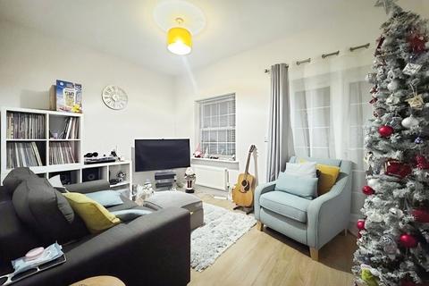 3 bedroom terraced house to rent, Tarragon Road, Kent ME16