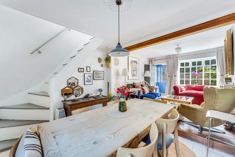 8 Spring Gardens, West Molesey, KT8 2JA