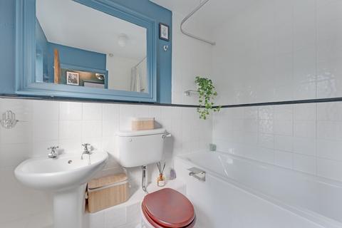 8 Spring Gardens, West Molesey, KT8 2JA