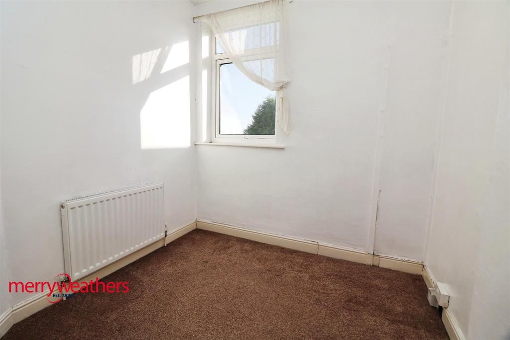 Rear bedroom