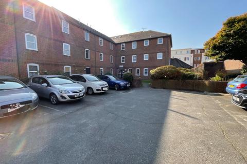 1 bedroom ground floor flat for sale, Gloucester Road, Littlehampton, West Sussex