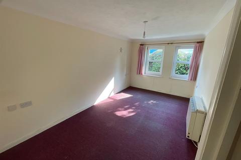 1 bedroom ground floor flat for sale, Gloucester Road, Littlehampton, West Sussex