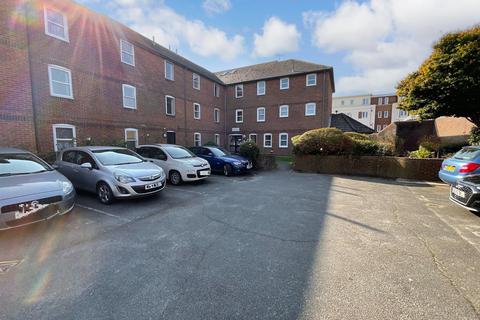 1 bedroom ground floor flat for sale, Gloucester Road, Littlehampton, West Sussex