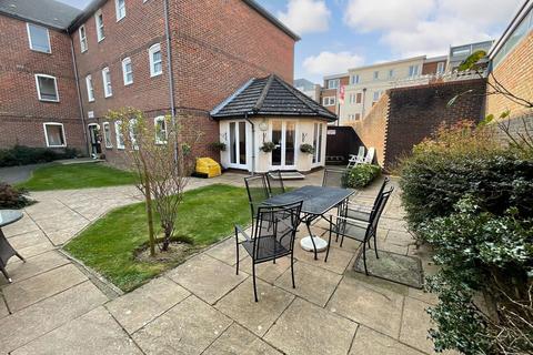 1 bedroom ground floor flat for sale, Gloucester Road, Littlehampton, West Sussex