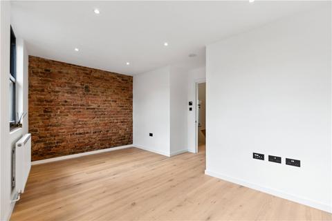 2 bedroom apartment for sale, Askew Road, London