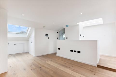 2 bedroom apartment for sale, Askew Road, London