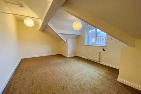 2 bedroom flat to rent, Shaw Road, Heaton Moor, Stockport, SK4