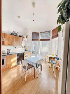 1 bedroom in a flat share to rent, Linthorpe Road, London N16