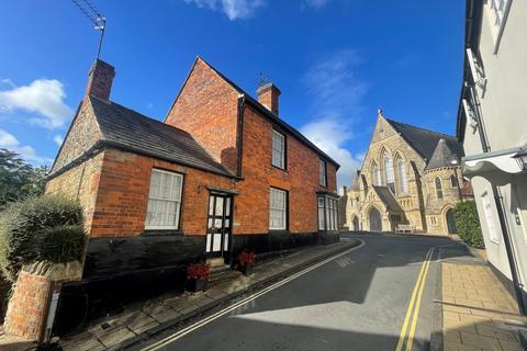 4 bedroom character property for sale, Church Street, Buckingham