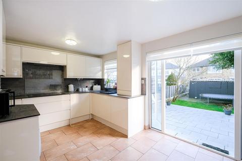 4 bedroom terraced house for sale, Frankland Road, Chingford