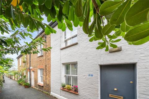 15 Albany Passage, Richmond, TW10 6DL
