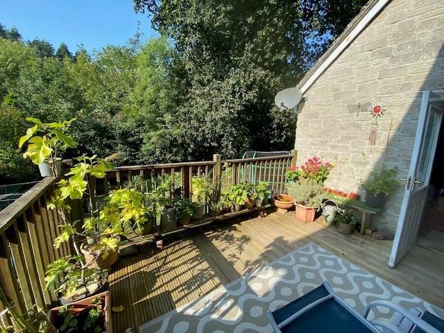 Garden rear decking.jpg
