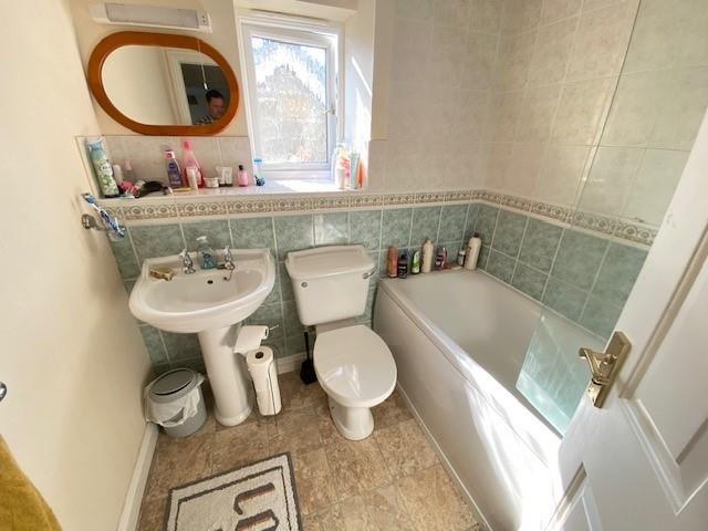 Cheshire bathroom.jpg