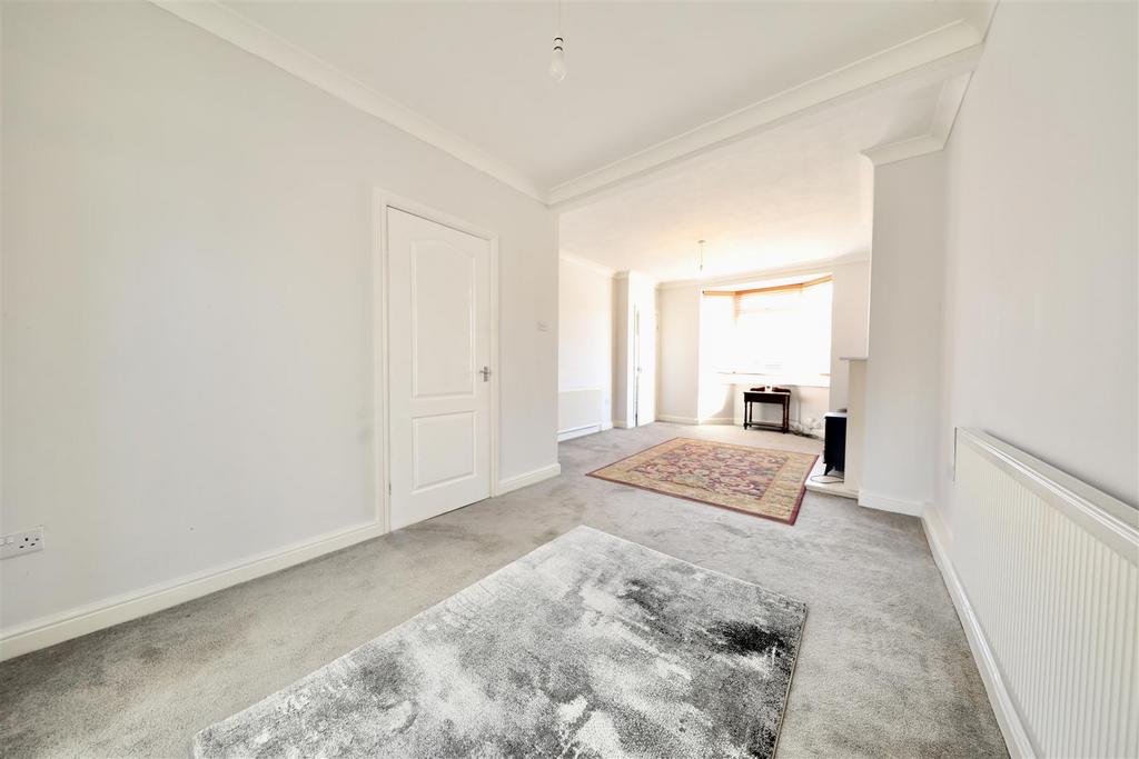 Downs Crescent, Hull 3 bed semidetached house for sale £150,000