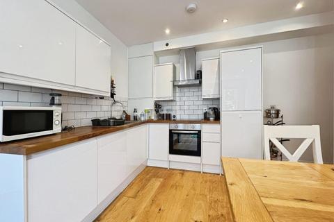 2 bedroom flat for sale, Trinity Crescent, Folkestone Kent