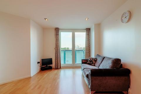 2 bedroom flat to rent, Limeharbour, London, E14