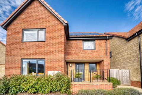 4 bedroom detached house for sale, Beautifully presented family home in the popular Eaton Park development