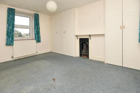 4 bedroom cottage for sale, Back Street, East Stour, Gillingham