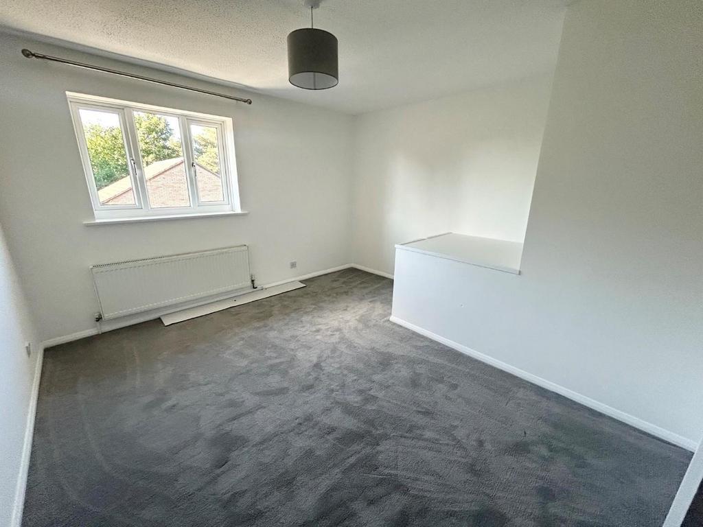 Bedroom 1.jpg
